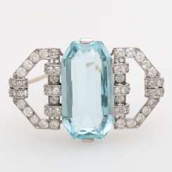 ART DECO brooch with aquamarine and diamonds.