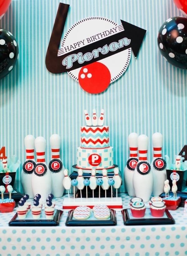 Retro Bowling Party with a Modern Twist // Hostess with the Mostess® #white #red #america #retro #bowl #bowling #pin #vintage #pins #blue