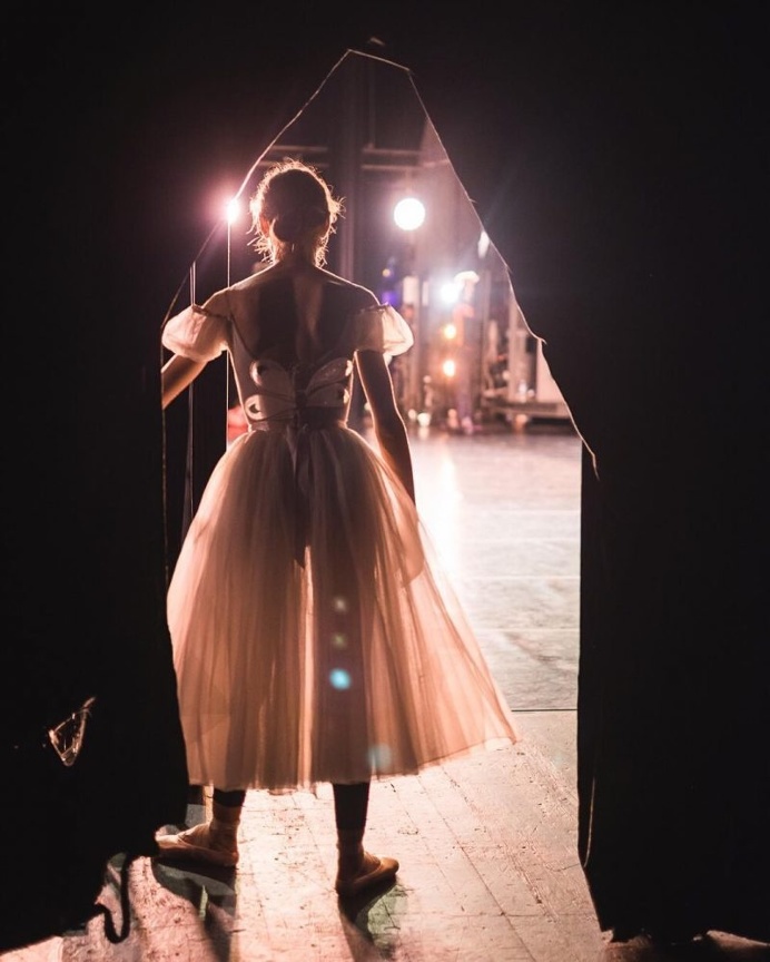 Backstage Photography of Russian Classical Ballet by Darian Volkova