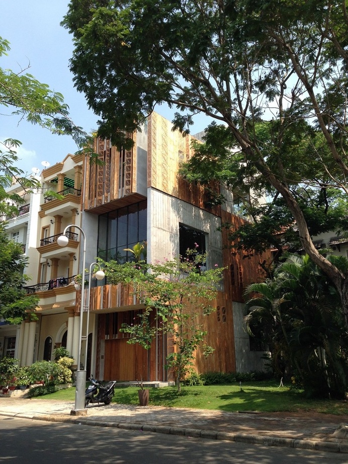 Thong House in Vietnam by Shunri Nishizawa