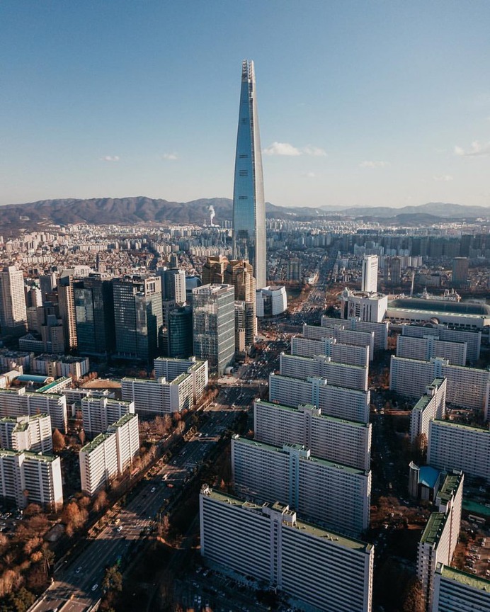 Majestic Street Photography in Seoul by Hojae Jung