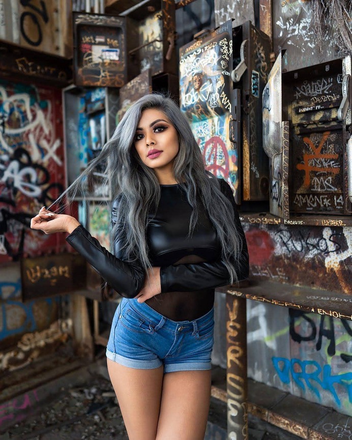 📸Photographer: Christopher Jung @chris.jvng 🎀Model: Sabrina @histrionicbarbiedoll 📌Follow: @portraitistnet 🔖Tag: #portraitistnet (at Dogpatch, San Francisco) https://www.instagram.com/p/BwnyovAJrtM/?utm_source=ig_tumblr_share&igshid=5pkfbsxiqooz
