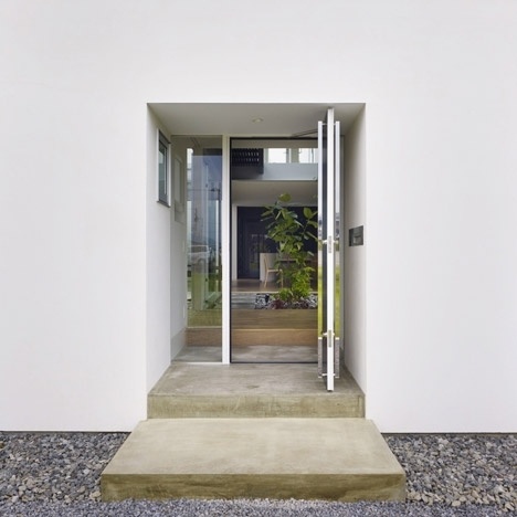Dezeen » Blog Archive » House in Masaki by Hayato Komatsu Architects #architecture