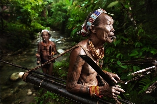 diego_verges_mentawai01.jpg 897×599 pixels #indonesia #mantawi #photography #stripe