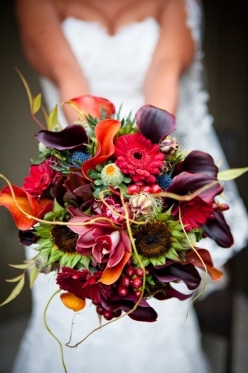 tumblr_m1ka4vT9IU1qd4wdoo1_500.jpg (500×750) #church #photography #bouquet #flower #dress #wedding
