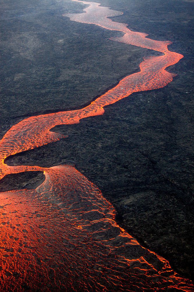 rhubarbes: " Holuhraun eruption by Fredrik Holm. (par fredrikholm.se) More Landscapes here. "