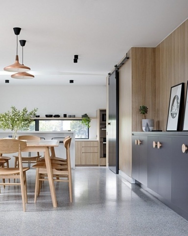 Double Brick Family Home / Ruffey Lake House by Inbetween Architecture 15