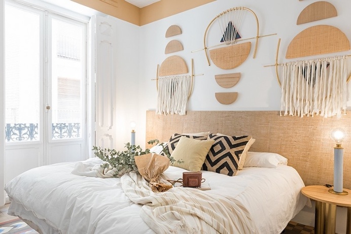 Valencia Lounge Hostel Revamped by Masquespacio
