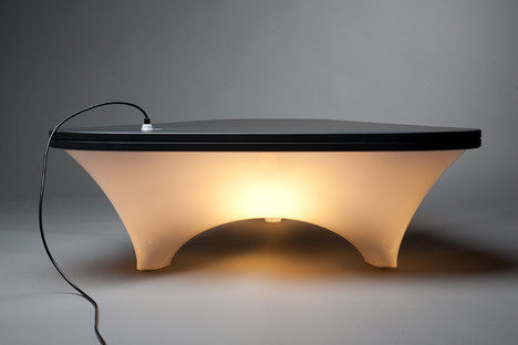static_plastic_table_han_koning_05.jpg #lamp #table #light