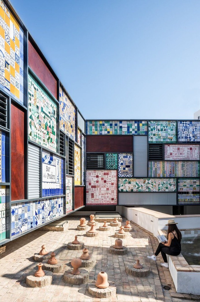 Hotel and Restaurant in Pottery Factory Montalván in Triana, Seville