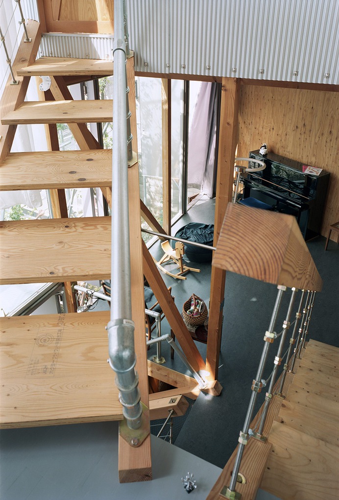Suzuko Yamada encloses reconfigurable Tokyo home in scaffolding