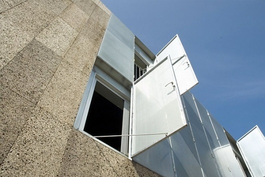 Architizer Blog » Blog Archive » Editor's Pick: Cork House #steel #house #cork #screen #architecture #cladding #contrast