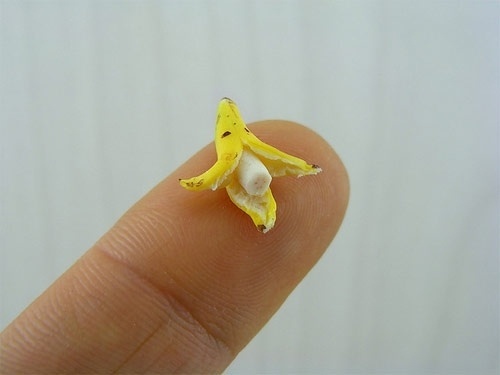 Miniature handmade sculptures by Israeli artist Shay Aaron - BOOOOOOOM! - CREATE * INSPIRE * COMMUNITY * ART * DESIGN * MUSIC * FILM * PHOTO * PROJECT #photography #art