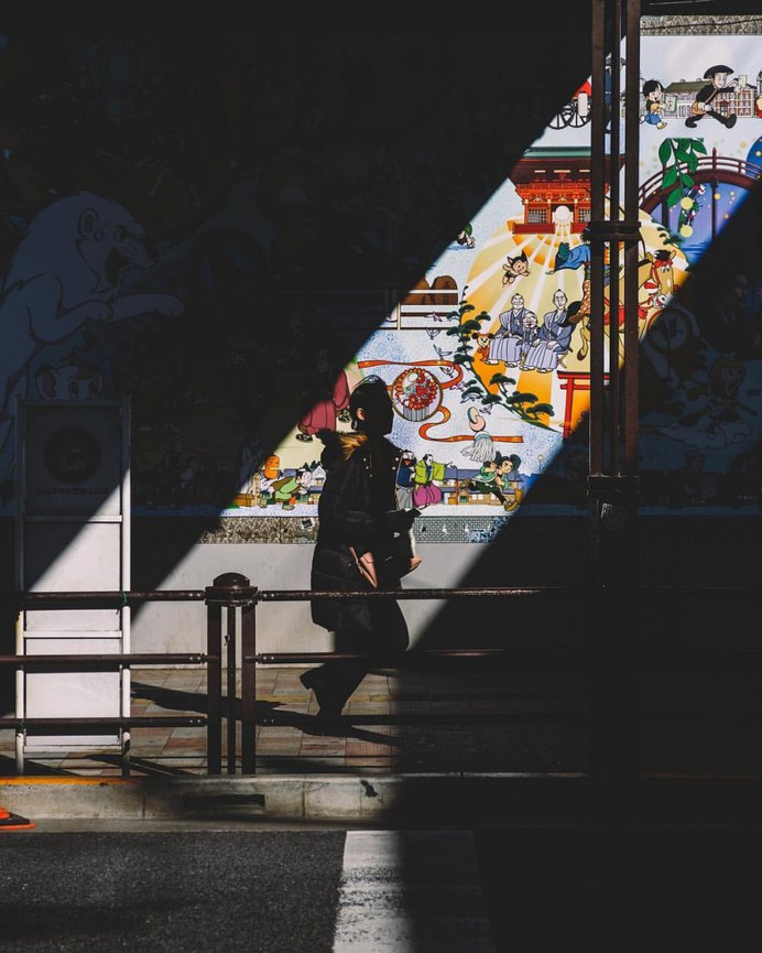 Stunning Street Photos in Japan by Hiro Shimada