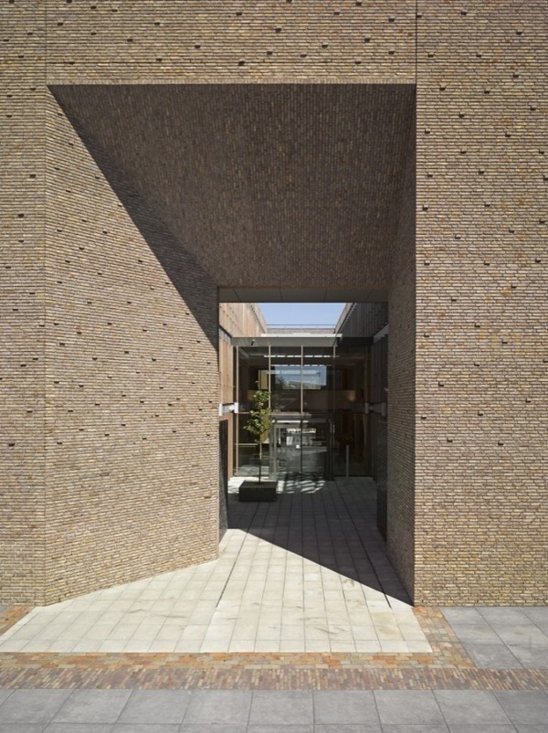 (via Municipal Office Winterswijk / OIII Architecten Municipal Office Winterswijk / OIII Architecten – ArchDaily) #architecture #brick #fa