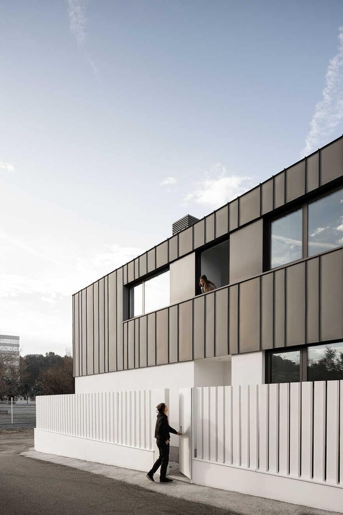Madreselva House / David Olmos Arquitectos