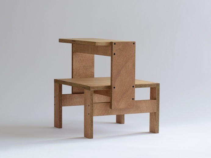 Pedestal.05 by Luka Yasukawa