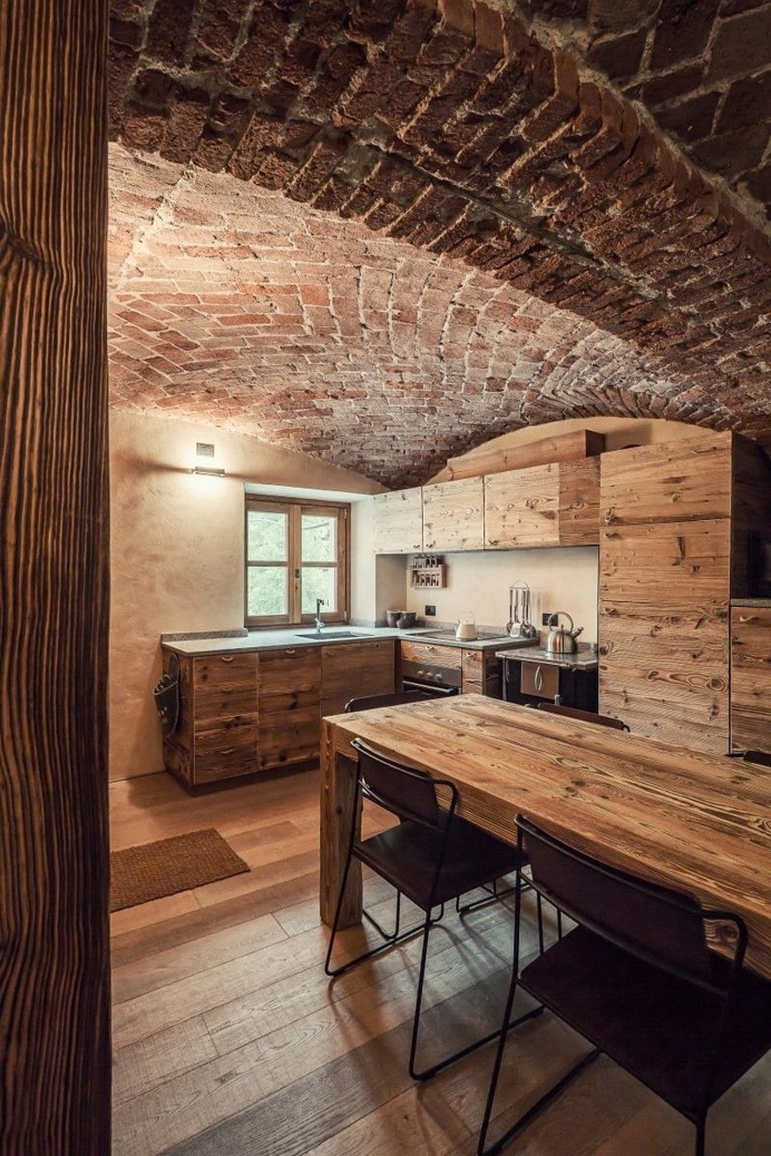 This Mountain Cabin Evokes Ancient Flavors Mixed with Contemporary Geometries