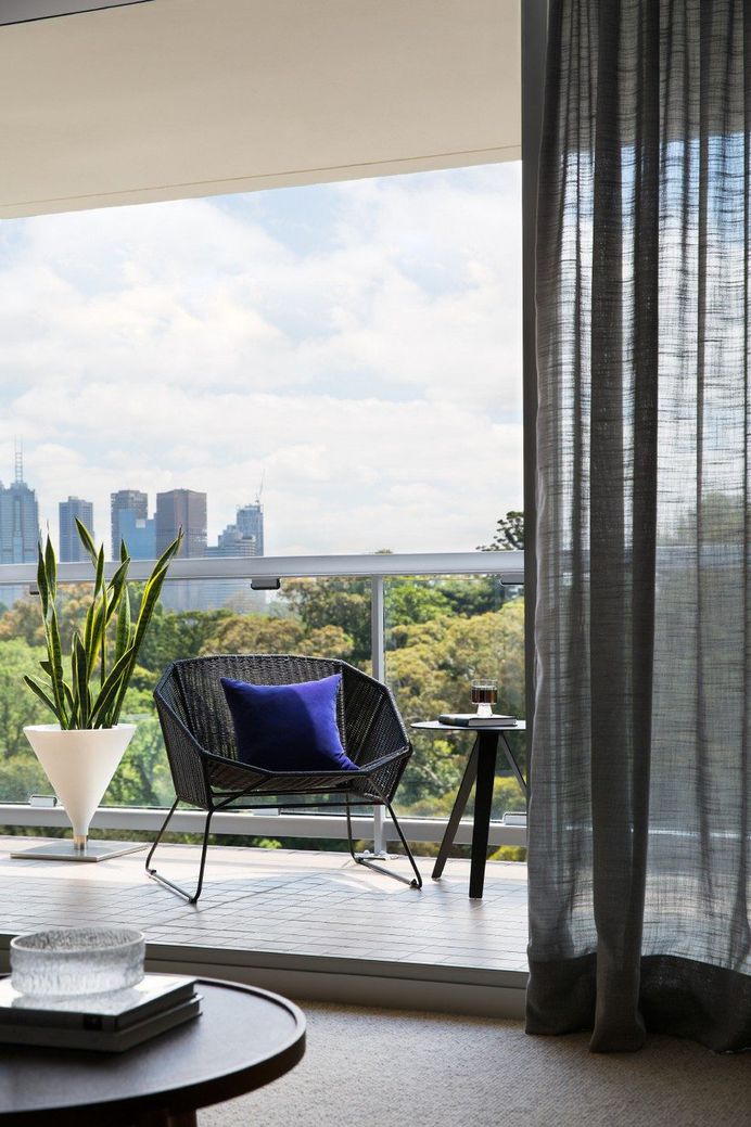 Domain Apartment Offers a Timelessly Elegant Retreat in Melbourne 3