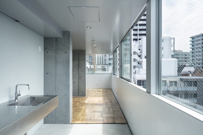 Mon-naka Apartment Terrace by Hiroyuki Shinozaki & Associates, Architects
