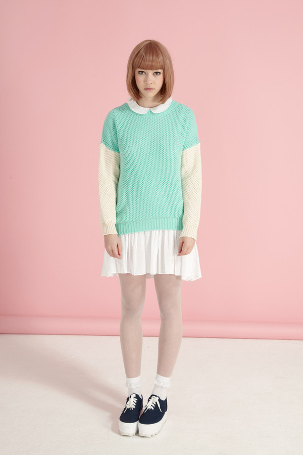 Round Collar Unbalance White Dress #photography #retail