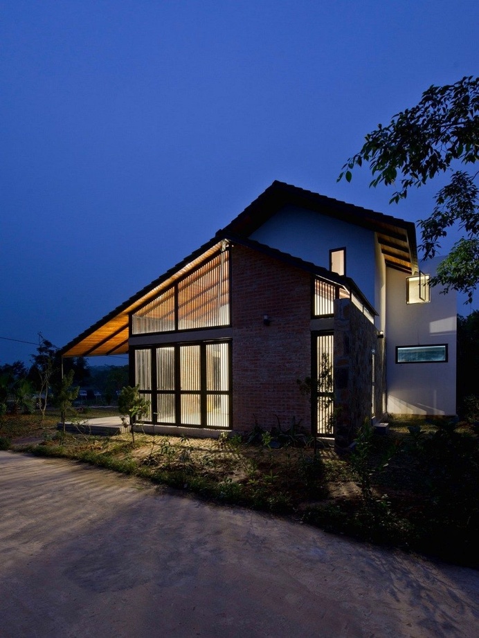 Folded Roof House - Toob Studio 17