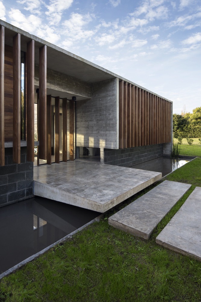 Rodriguez House / Luciano Kruk