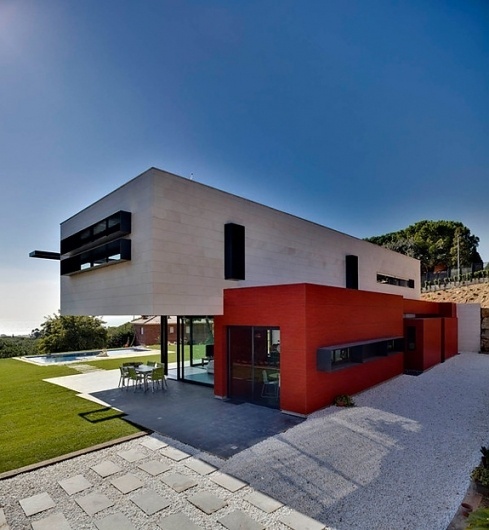 Onestep Creative - The Blog of Josh McDonald » Family Dwelling in Barcelona #barcelona #architecture #contemporary #modern