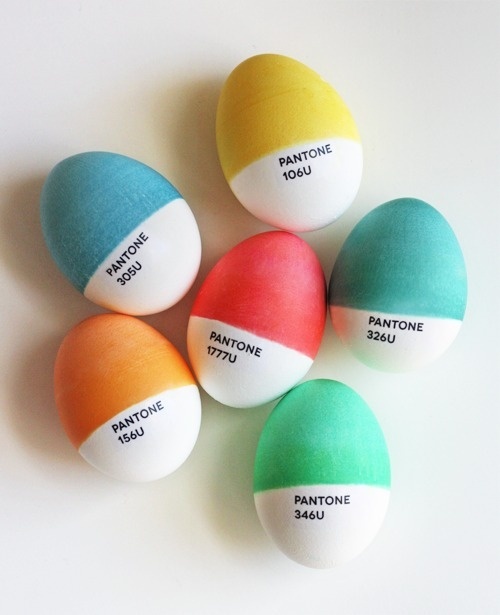 DIY Pantone Easter eggs | How About Orange #eggs #diy #pantone #easter