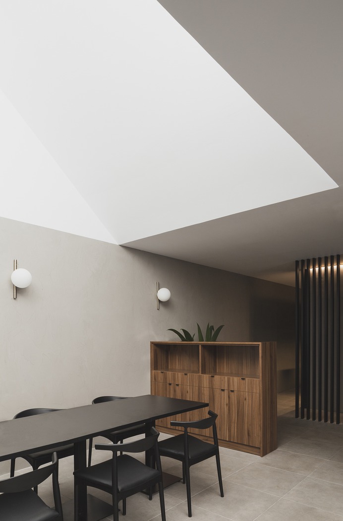RDA by Carlos Segarra Arquitectos