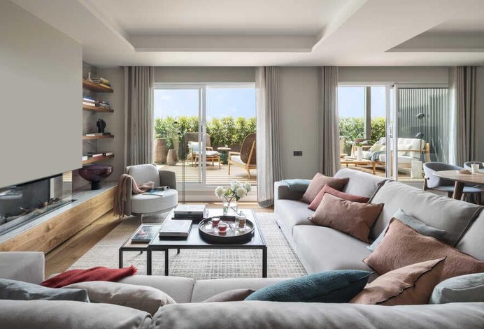 Reina Victoria Penthouse / The Room Studio