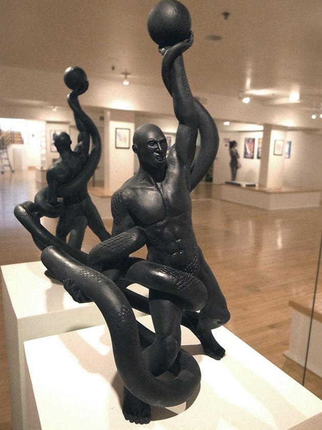 There's a sculpture of a Kobe Bryant wrestling a giant black mamba, because art is amazing (Photo) #mamba #sculpture #black #art