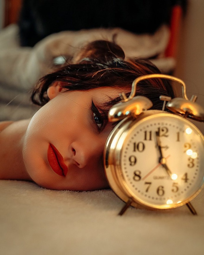 Breathtaking Moody Female Portrait Photography by Selvin Cruz