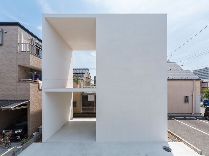 Little House with a Big Terrace by Takuro Yamamoto Architects. #takuroyamamotoarchitects #architecture #simplicity