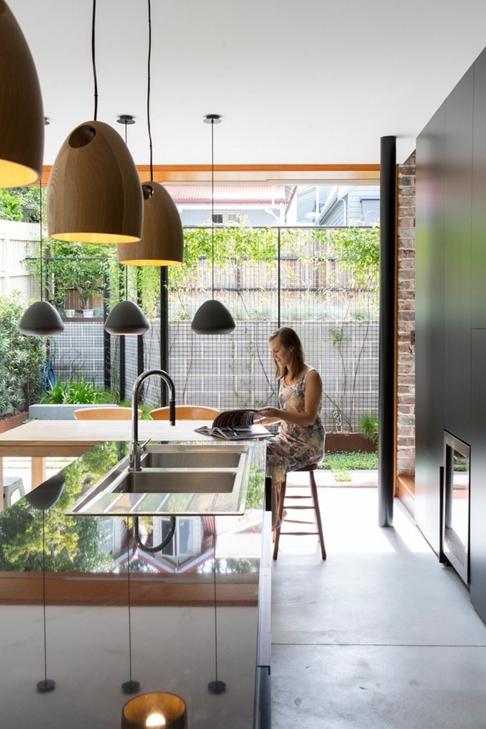 Down Size Up Size House by Carter Williamson Architects