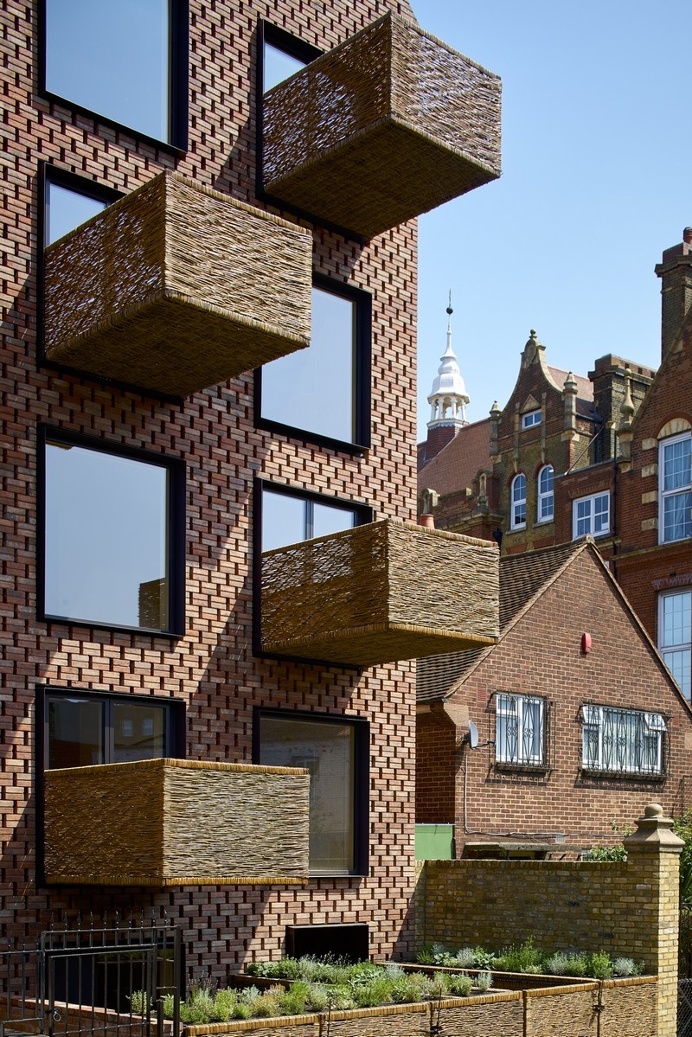 Barretts Grove Apartment Building in London / Groupwork and Amin Taha