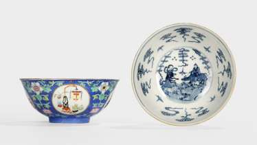Pair of blue glazed bowls with Sgraffiato-ground and medallions, with antique #porcelain