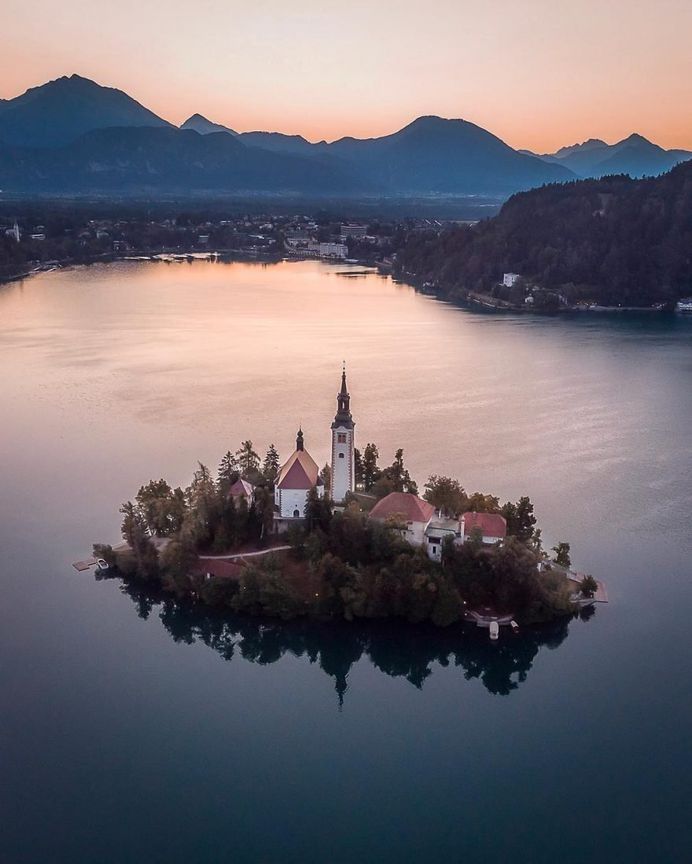 instatravel: Iconic Travel and Landscape Photography by Tam Erdt