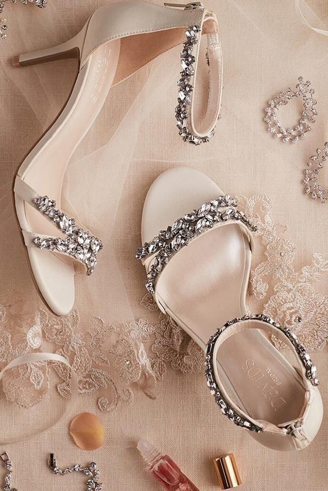 Here, 21 swoon-worthy comfortable wedding shoes that will make your look and you’ll feel best on your wedding.