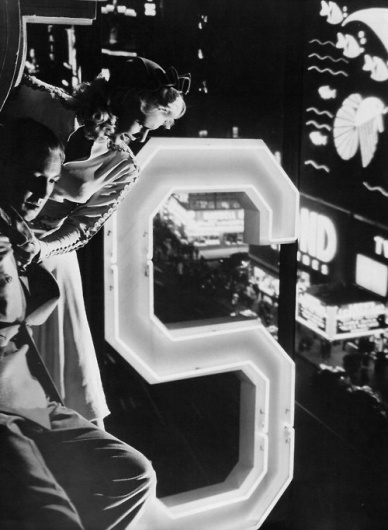 Jean Phillips & Macdonald Carey in Dr. Broadway... | Old Hollywood #typography #film #photo #signage #noir #1940