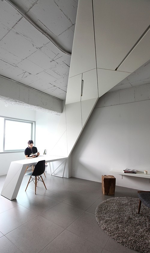 House Wing by AnLstudio + Heebon #interior #white #house #home #minimal #minimalist