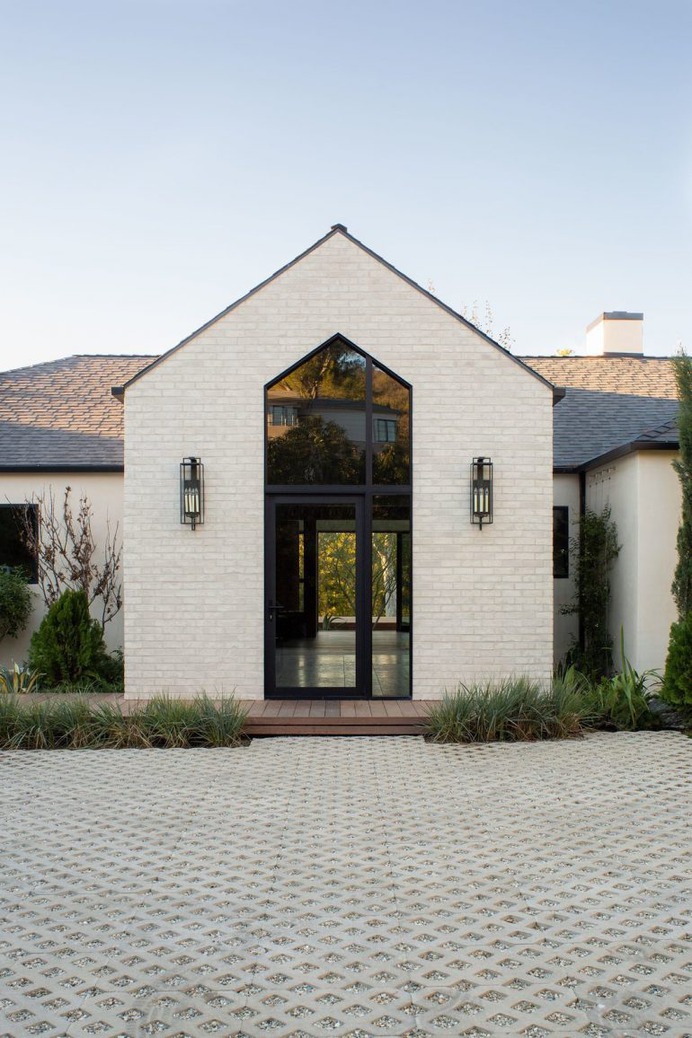 A Renovated Hollywood Home in a Star-Studded Enclave