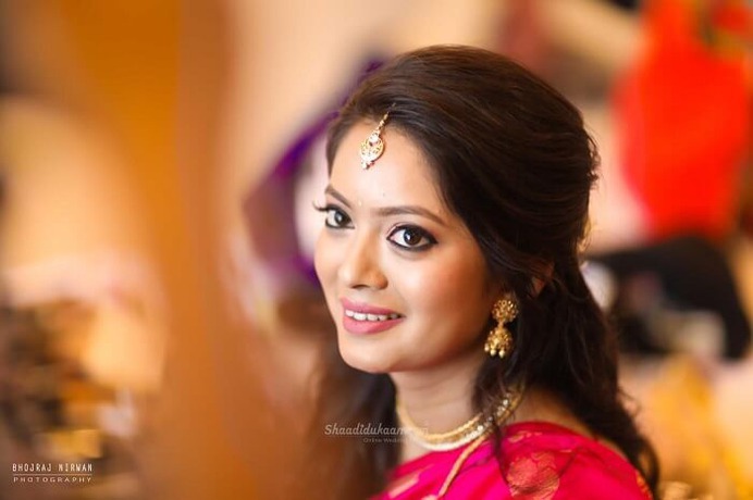 pinkred nude lipstick