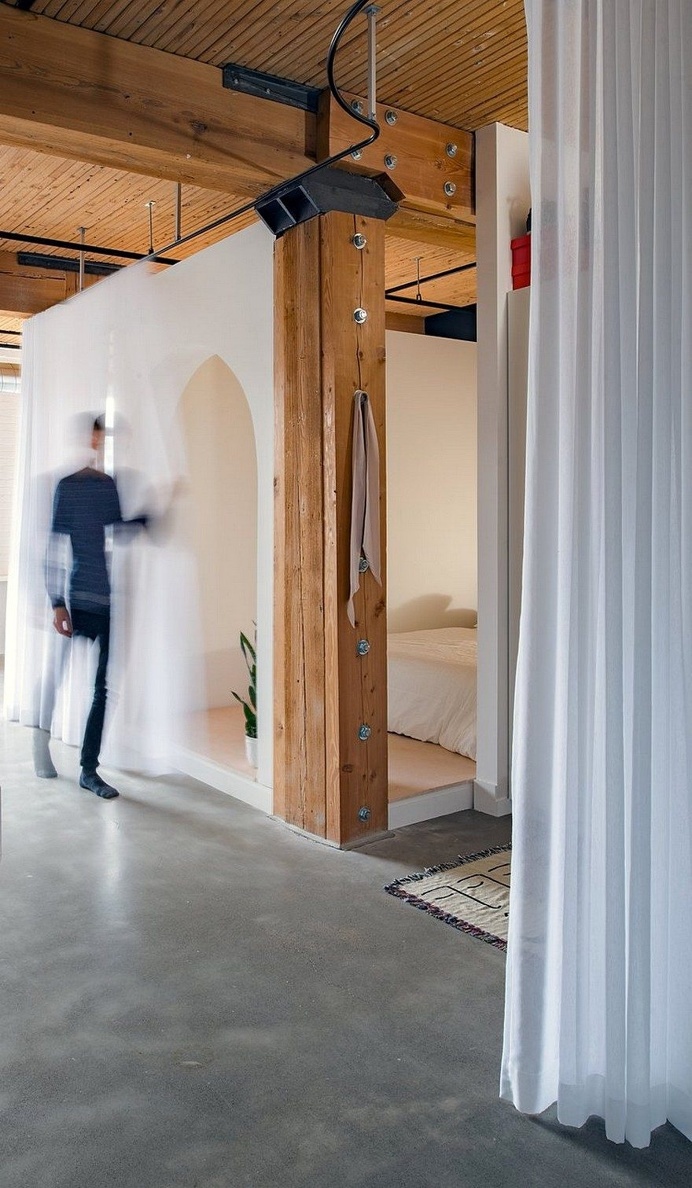 Studio Loft Broadview in Toronto 9