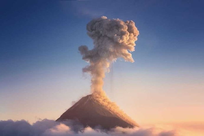 Albert Dros Captured Volcano Erupting Under The Milky Way In Guatemala