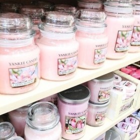 - pastel scented candle
