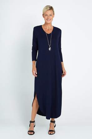 If you want to look fashionable during the cold months there are different kind of dresses with long sleeves. Winter dresses are great type of wearing which are showing the classy but also chic style of one woman.