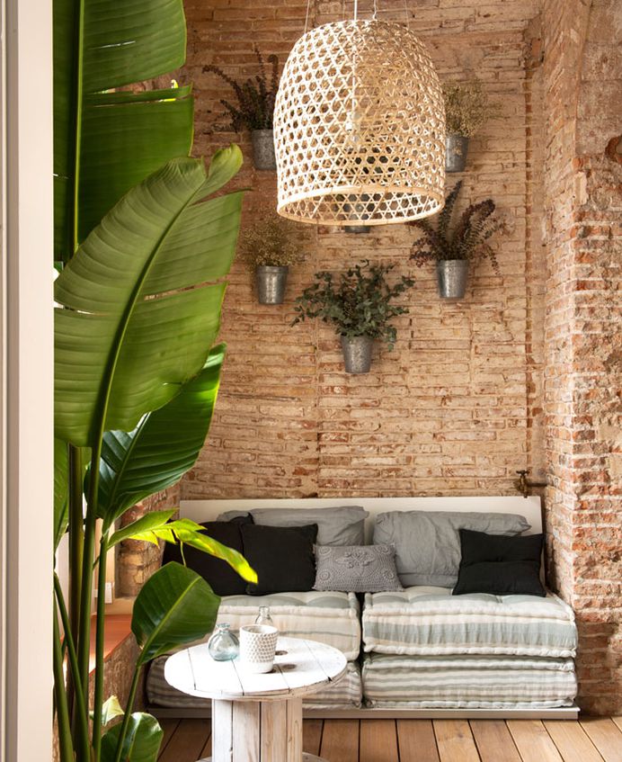 Marta Castellano Restored an old Home in Barcelona