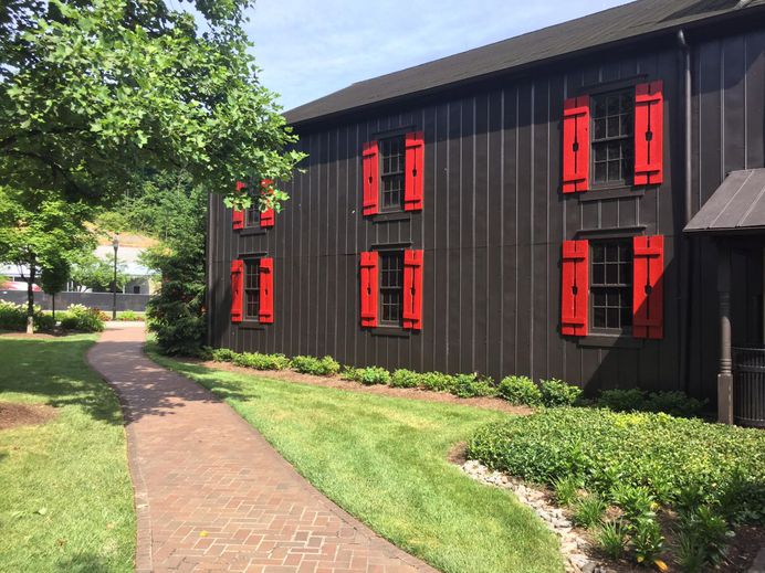Kentucky’s Great Distilleries: Maker’s Mark – Setting The Bar For The 21st Century – bourbonveachdotcom