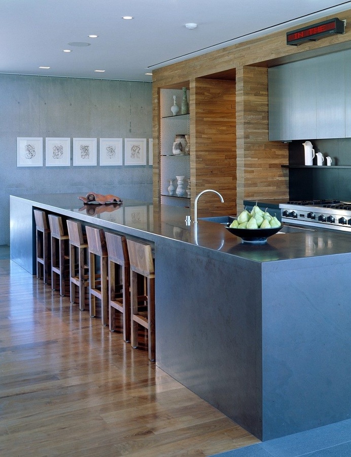 Santa Fe House Designed for Living with a Contemporary Art Collection 10